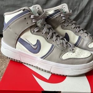 NIKE DUNK HIGH UPS